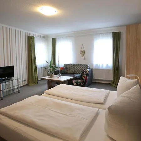 Wehlener Hof 3*