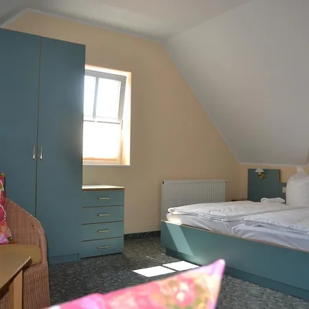Wehlener Hof 3*