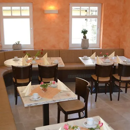 Wehlener Hof 3*