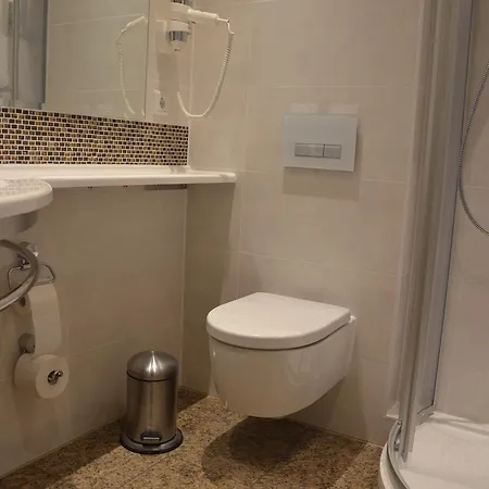 Wehlener Hof 3*